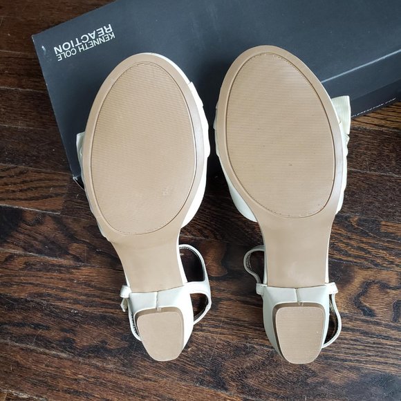 Kenneth Cole Reaction Girls' Dress Shoes (Ivory/Cream, US Youth 4.5, EU37) - Picture 2 of 6